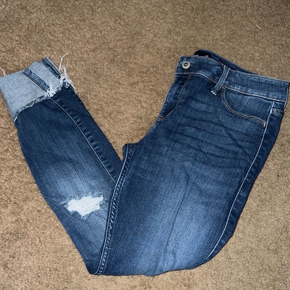 Hollister skinny jeans, distressed. W30/L26